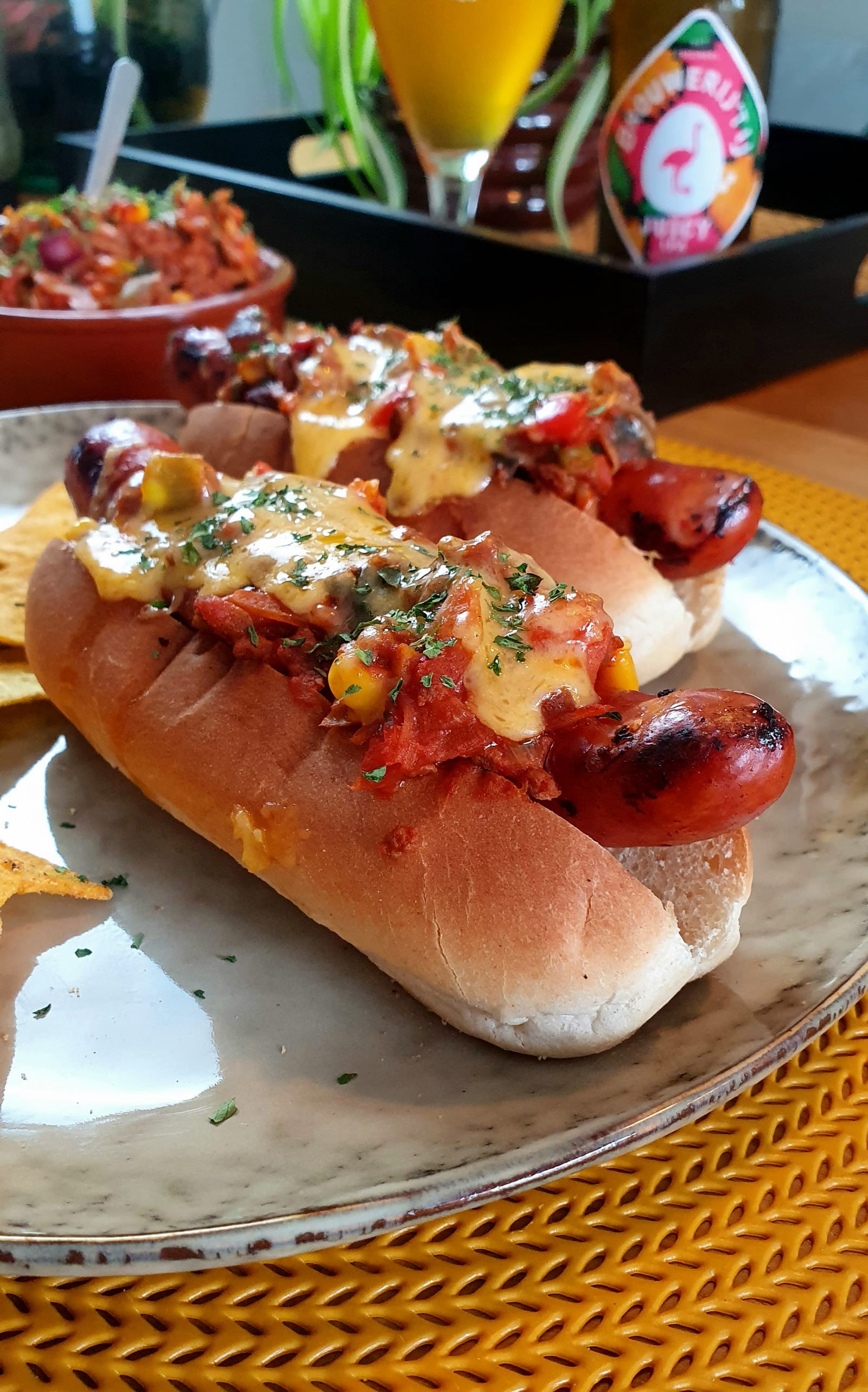 Chilli dogs met cheddar