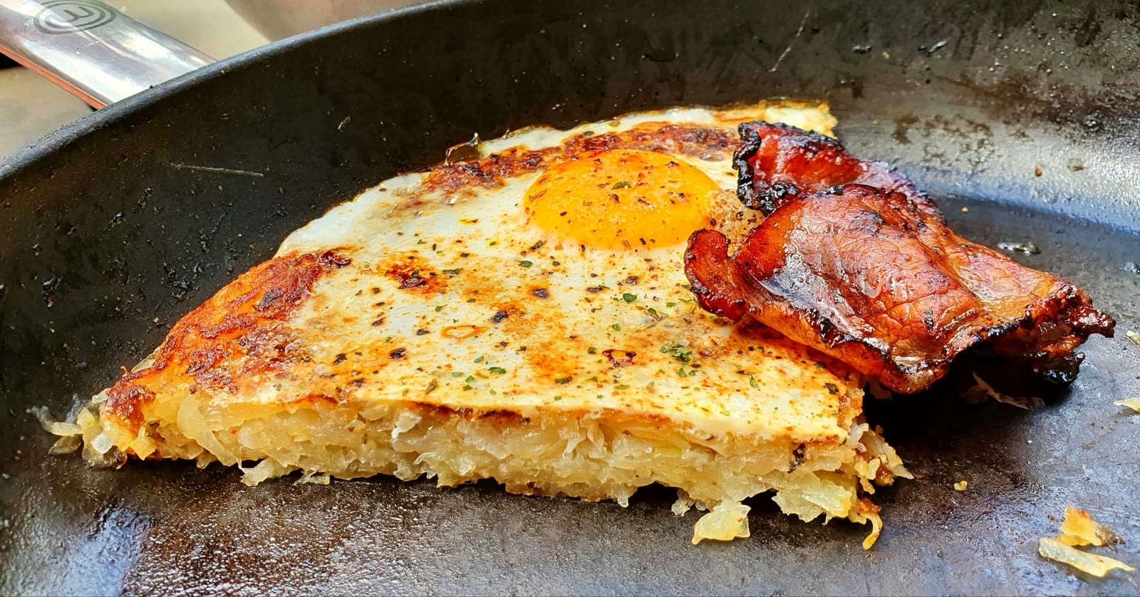 Hash Browns met bacon en ei