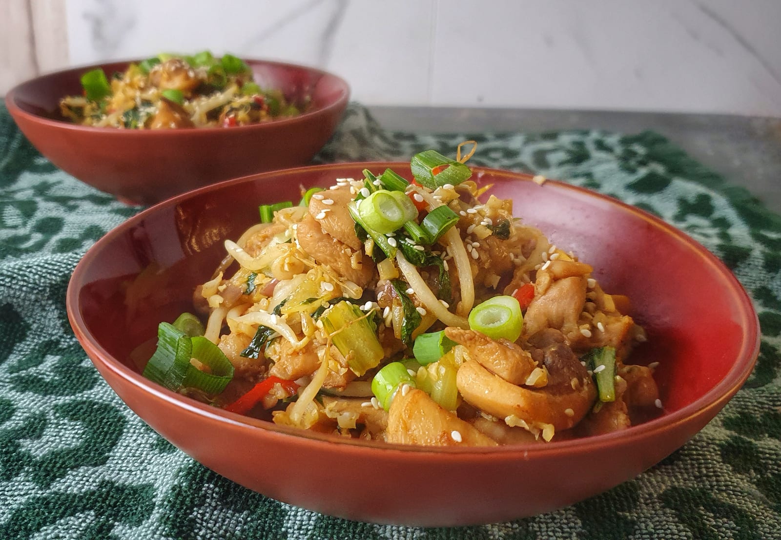 Wokgerecht met groenten en kip
