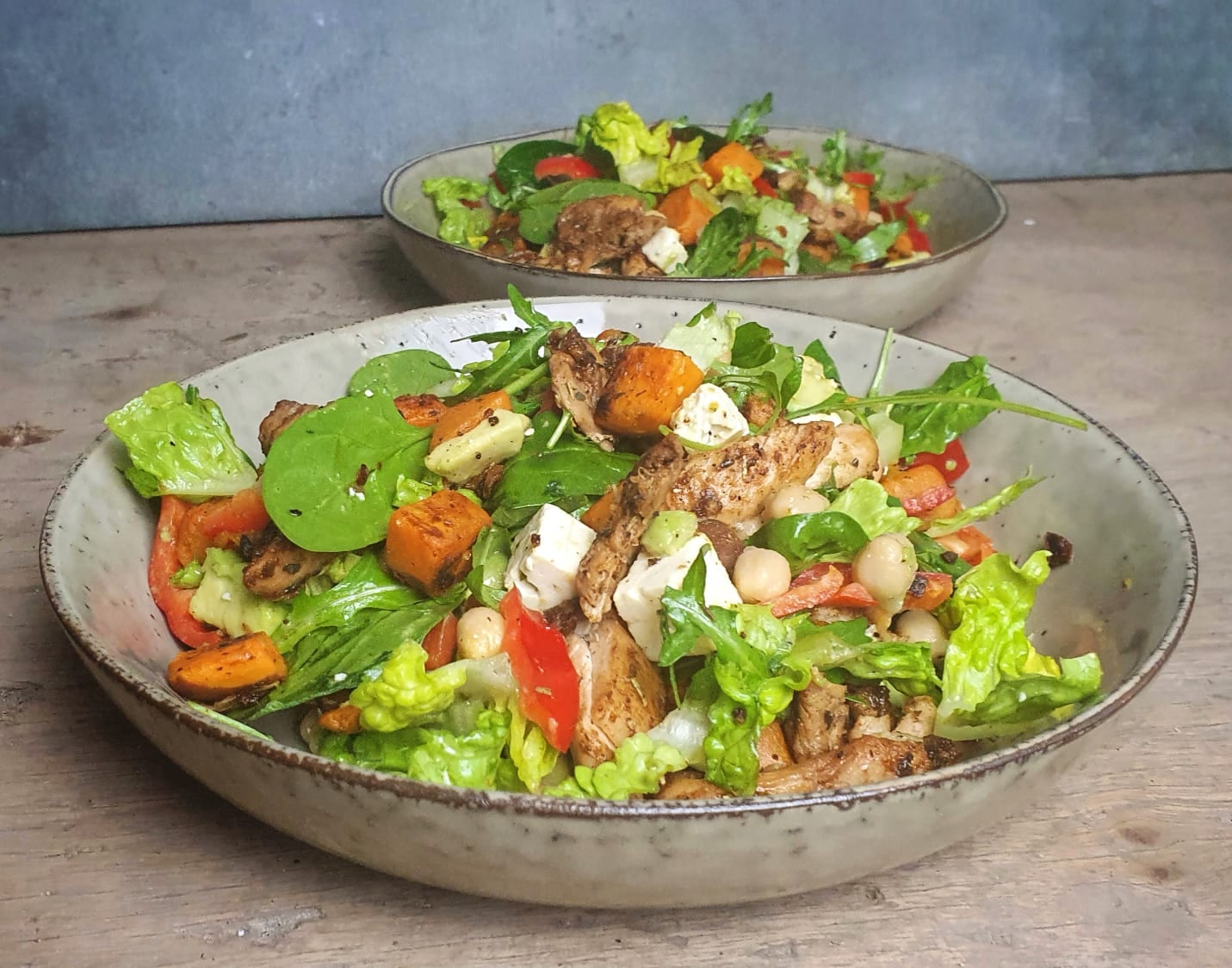 Groentebowl met kip en zoete aardappel