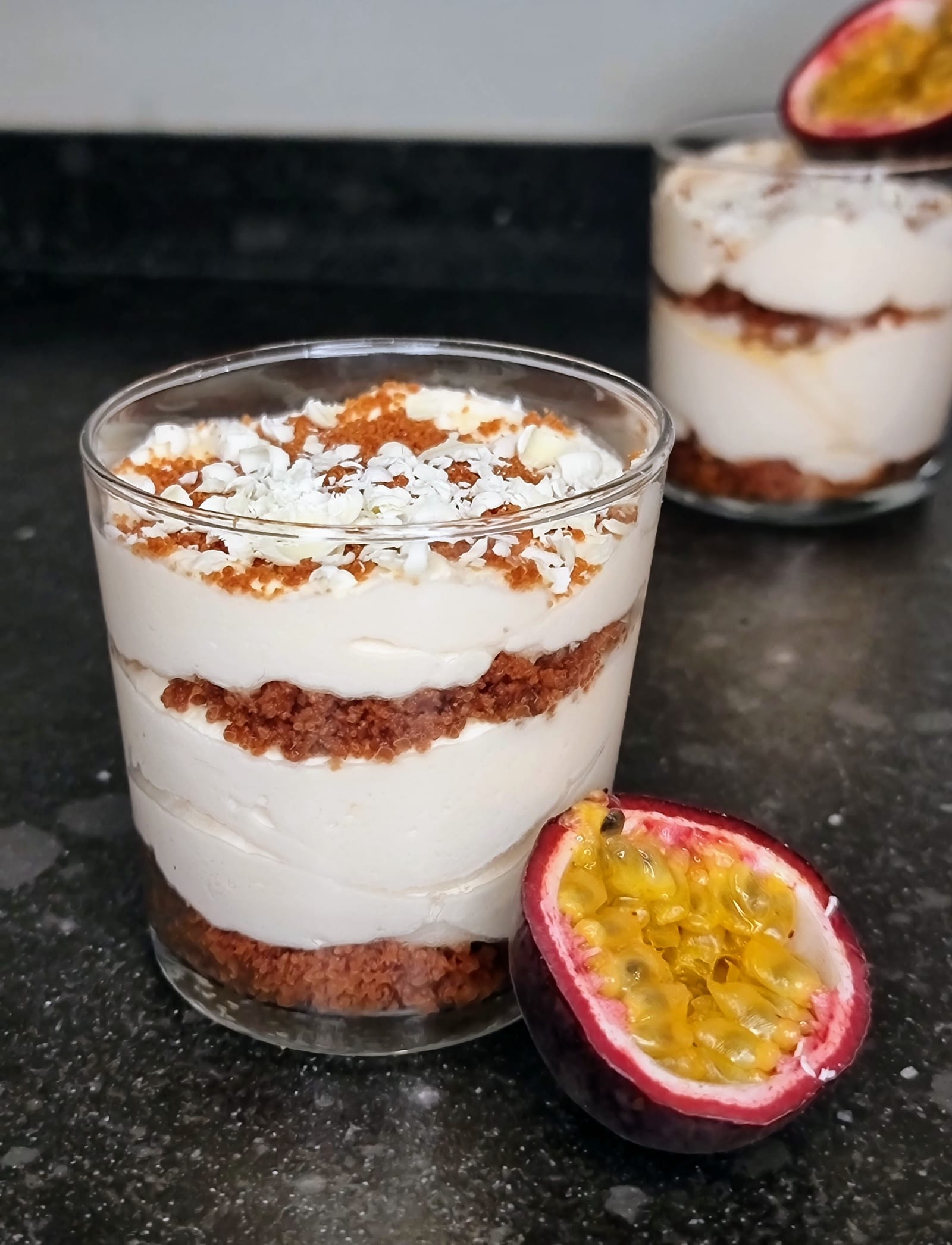 Passievrucht-Mascarpone Mousse met Batogne Bodem