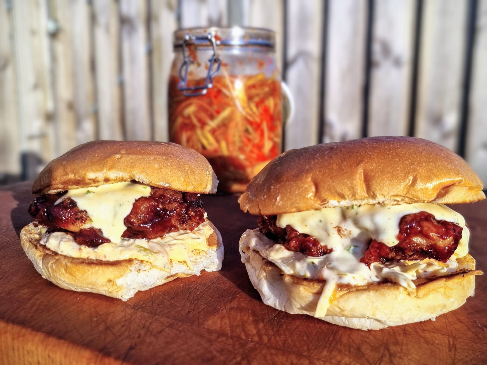 Koreaanse kipburger met kimchi